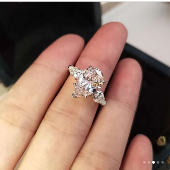 Princess Cut Diamond Ring - Picture 3 of 5